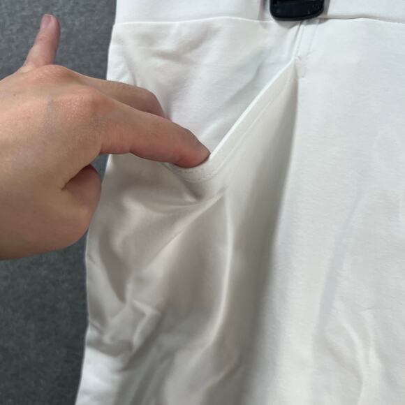 Susan Graver Weekend Petite Premium Stretch Slim Leg Pedal White, Petite 1X - Picture 8 of 10